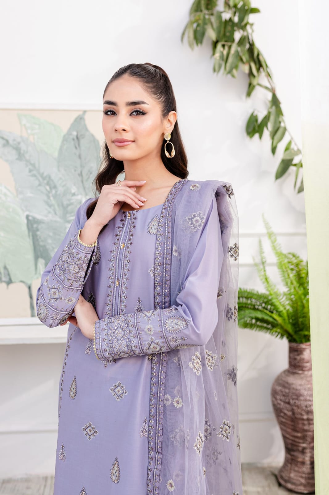 Embroidered Lawn 3-Piece Suit – Lilac