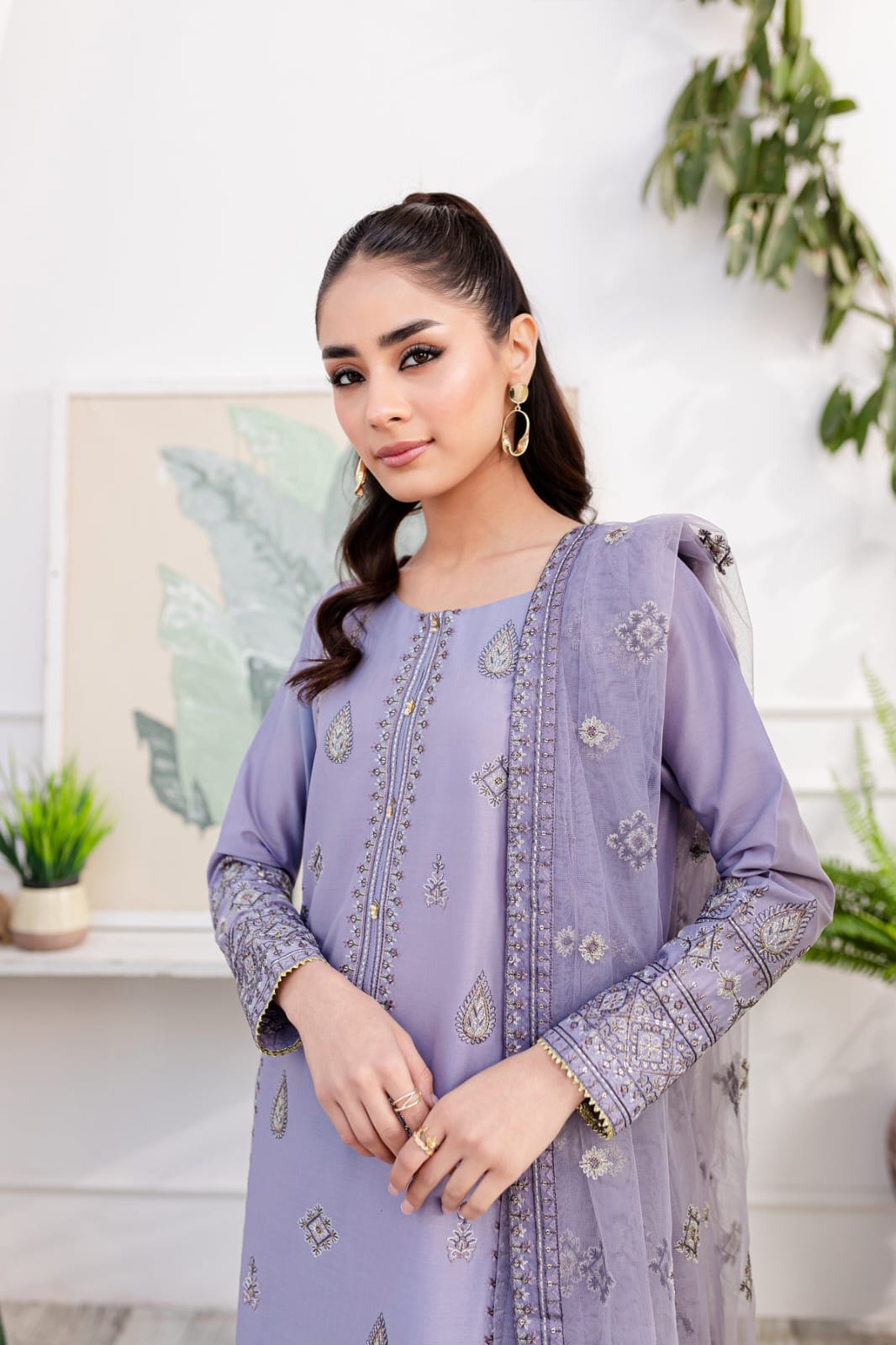 Embroidered Lawn 3-Piece Suit – Lilac