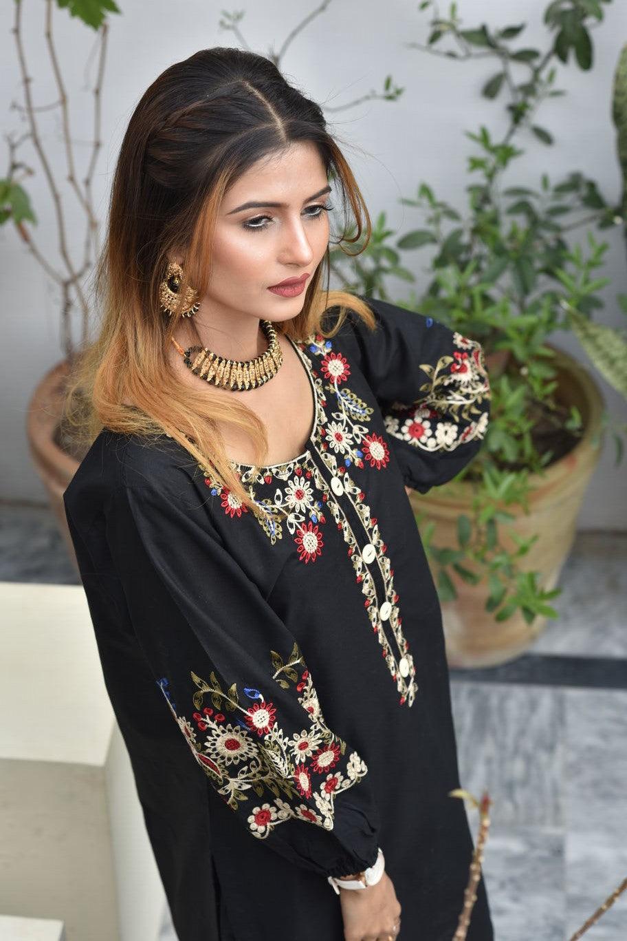 BEST SELLING - BLACK BEAUTY- 2PC EMBROIDERED COLLECOIN - Heer Pret