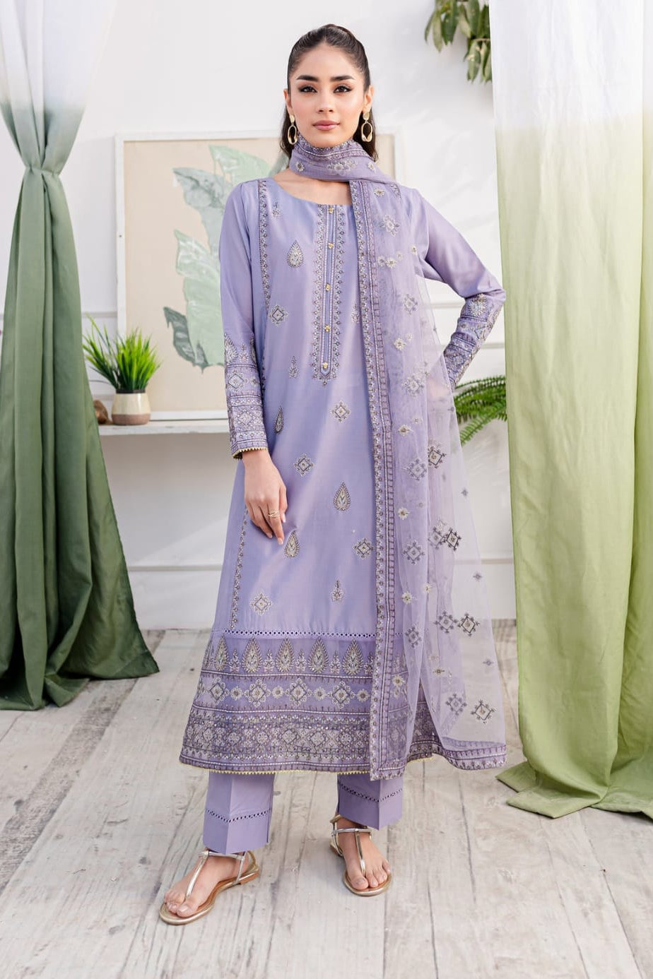 Embroidered Lawn 3-Piece Suit – Lilac